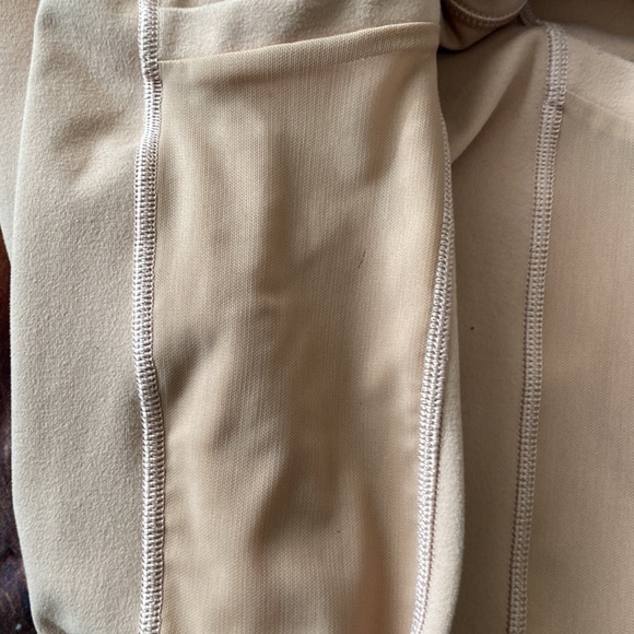 Fabletics Power Hole, Size M, Tan - Picture 4 of 4